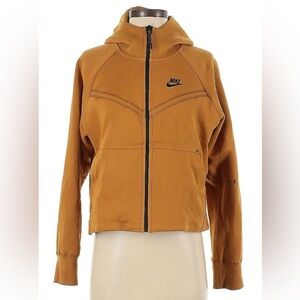 Nike outfit SET. Size small. Jacket and Pants.